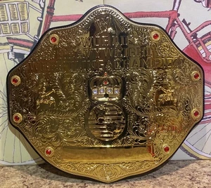 WWE Gold World Heavyweight Championship Replica Title Belt Clock 2008…LESEN - Bild 1 von 16