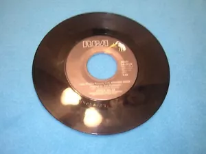 Don Charles Presents the Singing Dogs Jingle Bells / Ohi Sussana 45 RPM RCA - Foto 1 di 2