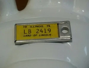 Llavero con placa de licencia DAV de veteranos estadounidenses discapacitados de Illinois 1975 LB 2419 - Imagen 1 de 2