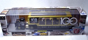 M2 Machines Gold Chase 100Years of Chevrolet 58 Spartan LCF & 66 Corvette 1:64 - Picture 1 of 3