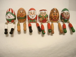 6 Mini Huevos de Madera Navidad Vacaciones Pintado Estante Cuidadores Colgantes - Imagen 1 de 21