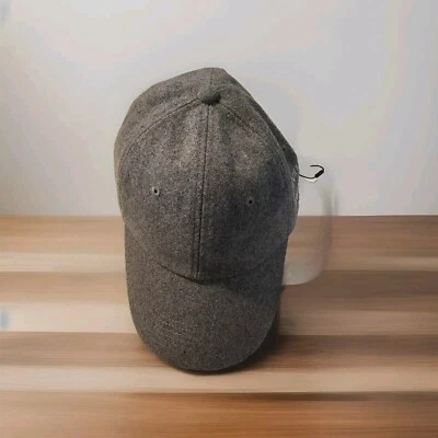 ¡NUEVO CON ETIQUETAS! Gorra de béisbol carbón Calvin Klein CK logotipo lateral de la ciudad de Nueva York mezcla de lana  Foto 1 de 3