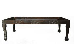 Piétement de table oriental en bois noirci (plateau manquant)