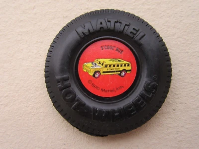 B75 Hot Wheels Redline Hong Kong 1970 S'Cool Bus Bouton Badge Plastique Origine - Photo 1/4