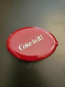 1982 Coca-Cola Coke Is It! Slogan Change Coin Holder Soft Plastic - Picture 1 of 4