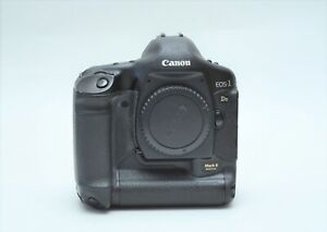 Canon EOS-1DS Mark II, 16,7 Megapixel digitale Spiegelreflexkamera nur Gehäuse 317460