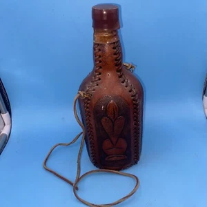 HANDBEARBEITETE LEDERUMWICKELTE FLASCHE - Bild 1 von 9