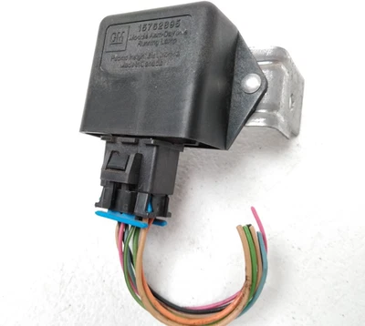 15762895 GMC 2000-2002 Savana Daytime Running Light Control Module Relay OEM Y94 - Image 1 of 4