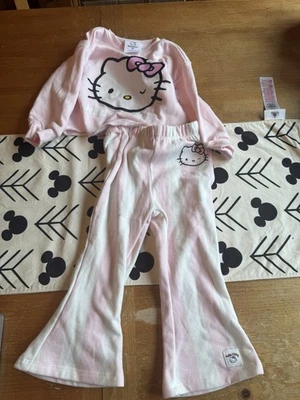 Conjunto de sudadera y pantalones de terciopelo Hello Kitty para niñas talla 2T nuevo con etiquetas Foto 1 de 3