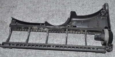 Dyson DC25 Vacuum Hoover Cleaner Motorhead Roller Plastic Housing Wheel Spindle - Image 1 of 4