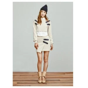 Suéter KYE Colección Mujer Bandaid Recortado Cuello Redondo Bronceado Negro Talla Pequeña - Imagen 1 de 7