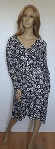 Beautiful Supersoft Dress By Papaya Size 22 NWOT Black And White Floral - Picture 1 of 3