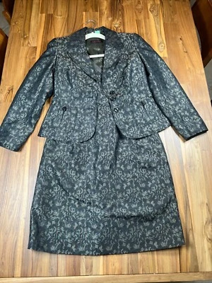 Traje de Vestido Escada Negro y Dorado Talla 38 Hecho en Alemania Mezcla Poliéster/Seda Foto 1 de 4