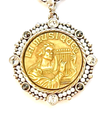 SERIE BRIGHTON VIRTUES DEVOTION LA MUSIQUE GRAND ED SWAROVSKI CORTO NCKLC✨VTG Foto 1 de 4