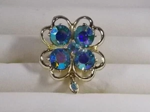 VINTAGE 50'S GOLD TONE AB BLUE CHECH CRYSTAL CLOVER FLOWER BROOCH - Picture 1 of 6