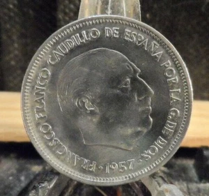 CIRCULATED 1957 (57?) 25 PESETAS SPAIN COIN (70619)1...... - Picture 1 of 3