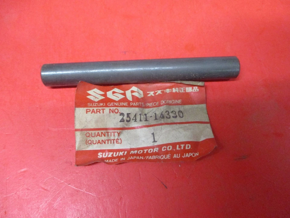 NUEVO DE LOTE ORIGINAL SUZUKI DR370 DR400 DR250 EJE DE HORQUILLA DE CAMBIO DE MARCHAS 25411-14330 Foto 1 de 1