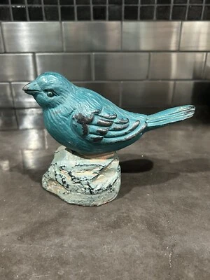 Estatuilla Pájaro sobre Roca Antigua Azul Turquesa Pintado Hierro Fundido Pisapapeles Decoración Foto 1 de 4