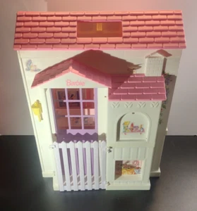Barbie pieghevole bella casa #16961 Mattel vintage 1996 incompleta - Foto 1 di 6