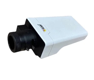 Axis M1124 0747-001-01 Indoor IP Security Camera 720p 3-10.5mm Lens Good Conditi - Picture 1 of 9