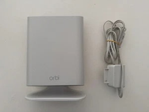 Orbi RBS50Y Tri-band Mesh WiFi Outdoor Satellite Range Extender, 3Gbps - Afbeelding 1 van 3