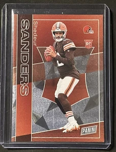 2025 NATIONAL CONVENTION SILVER PACK SHEDEUR SANDERS RC #RC-20 CLEVELAND BROWNS - Bild 1 von 2