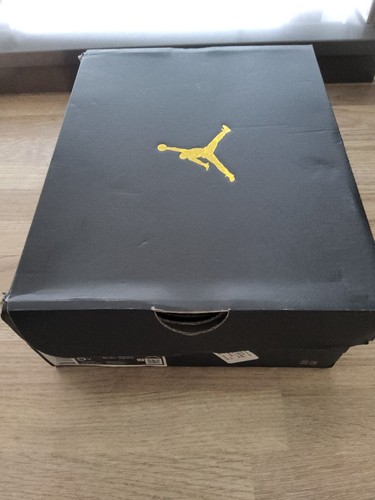 Taglia UK 4.5 Air Jordan 1 Mid Taxi GS