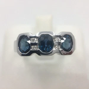Luxury 18k white gold ring | natural sapphires & brilliant diamonds - Picture 1 of 8
