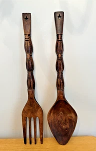 "Tenedor y cuchara de madera tallada grande de 26"" decoración de pared 3 tallas de tótem Tiki - vintage" - Imagen 1 de 13