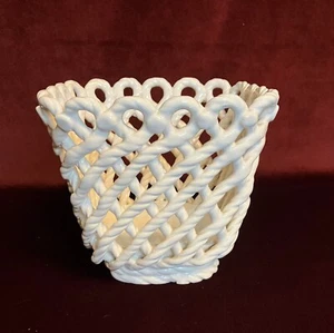 Spanish White Lattice Twisted Weave Ceramic Basket 5" x 5.5" x 5.5" EC! - Picture 1 of 11
