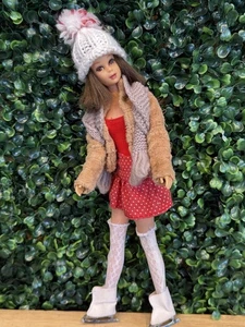 Vintage 1960s Twist N Turn Francie TLC in Winter Themed Outfit  - Bild 1 von 15