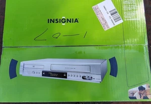 Insignia DVD VCR Combo Player 4 Head Hi-Fi Stereo IS-DVD040924A New Sealed NIB - Picture 1 of 5