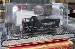 Kitbash 1/64 CODE3 Pierce Heavy Rescue New York Police Officer NYPD ESU COMMAND - Picture 1 of 24