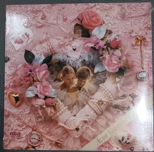Avon Valentine Favorites Vinyl Record LP Compilation RCA Special Products NEW - Imagen 1 de 2