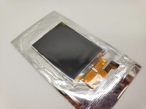 Nuevo Stock Antiguo Sony Ericsson Yari LCD UK3POST - Imagen 1 de 2