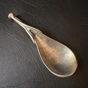 HAND CRAFTED 'AUSTRALIA BY DESIGN' PEWTER GUM LEAF CREAM SAUCE SPOON - Picture 1 of 4
