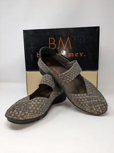 Bernie Mev 40 US 9  Fame Womens Metallic Gold Woven Wedge Sandals Shoes Slip On