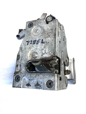 Pestillo de puerta trasera del lado del conductor, Dodge 1972-85 doble cabina, 4217706-7, usado Foto 1 de 4