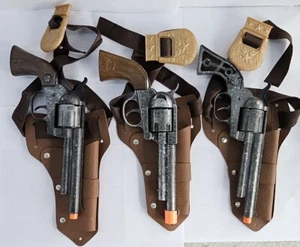 EDISON Giocattoli Tex Cap Gun + (2)Gonher No. 121 Western Style Six Shooter Read - Picture 1 of 18