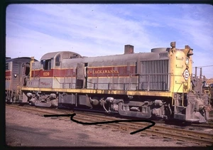 cfv484 Orig. Diapositivas Erie Lackawanna 1039 Alco RS3 Akron, OH 1966 - Imagen 1 de 1