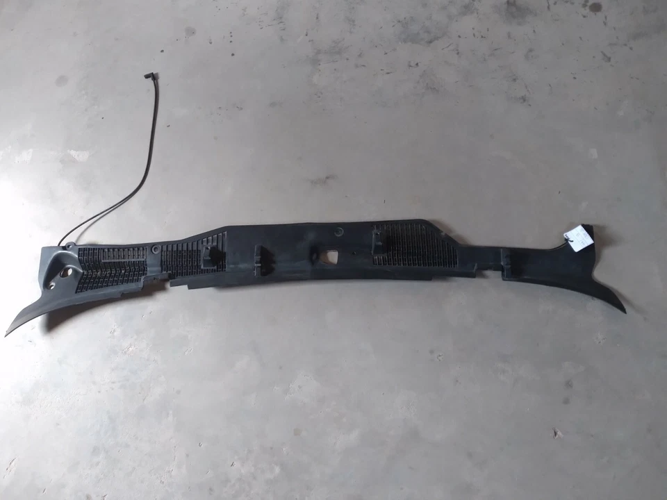 Oldsmobile 88 1999 limpiaparabrisas cubierta rejilla ventilación Foto 1 de 4