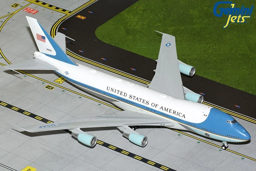 Gemini Jets 1:200 US Air Force (USAF) B747-200 (VC-25A) 'Air Force One' 82-28000 - Image 1 of 1