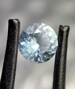Natural Montana sapphire: Round gemstone 1.6 ct
