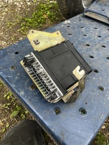Bosch VW Digifant 2 ECU ECM Engine Computer 91-93 VW Cabriolet 037 906 022 EN - Picture 1 of 8