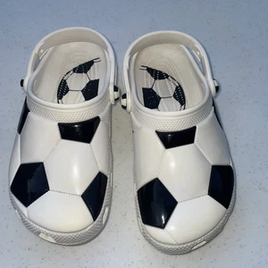 Sandalias Unisex Crocs Clásicas Balón de Fútbol Zueco Talla 3 Niños Jóvenes - Imagen 1 de 10