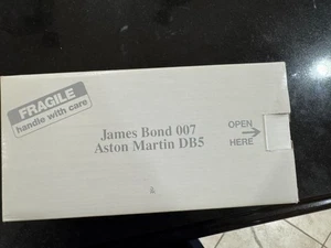 Danbury Mint James Bond 007 Aston Martin DB5 - Picture 1 of 7