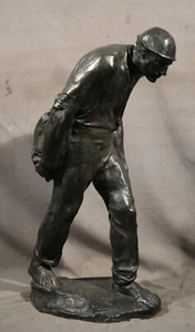 Bronce belga del siglo XIX de trabajador minero caminando con linterna furgoneta Biesbroeck - Imagen 1 de 11