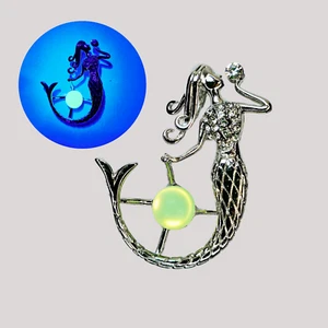 Broche de sirena de vidrio de uranio broche joyería del océano brillante UV amarillo ópalo - Imagen 1 de 12