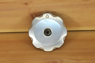 84-85 Honda XL350R 84-87 XL250R 83-89 XL600R XL250 XL350 XL600 Gas fuel Tank Cap - Image 1 of 4