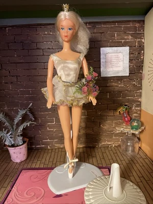 Vtg Ballerina Barbie Doll 1975 Mattel 9093 W Original Outfit Stand- See Desc - Image 1 of 4